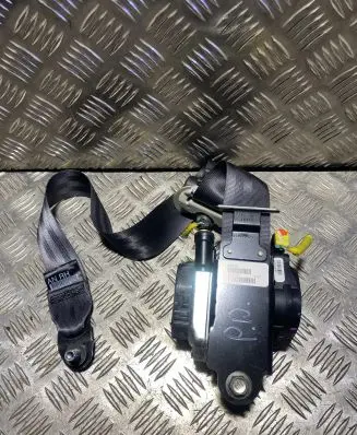 Subaru Legacy VII Front seatbelt