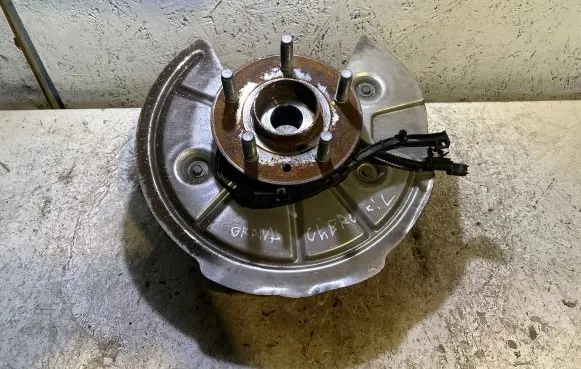 Jeep Grand Cherokee WL Rear wheel hub 68401942AB LH09