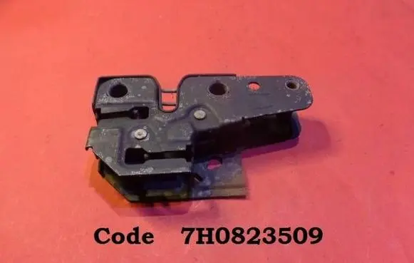 Audi A3 S3 8L Engine bonnet/hood lock/catch 7H0823509