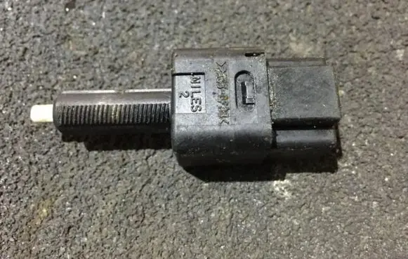 Nissan Almera Brake pedal sensor switch