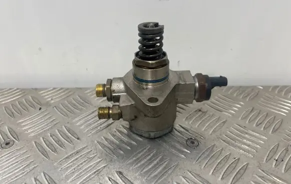 Audi A8 S8 D4 4H Fuel injection high pressure pump 079127026R