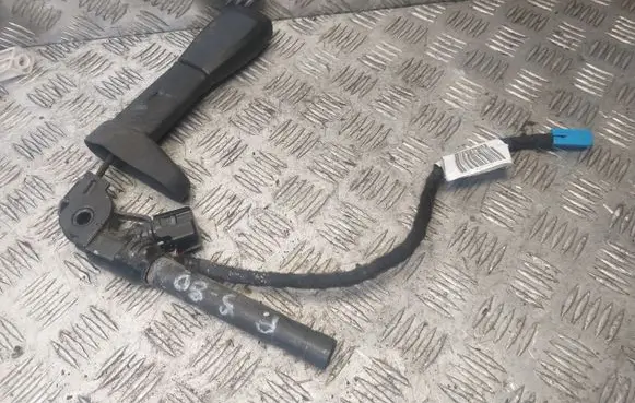 Volvo S80 Seat belt trim 