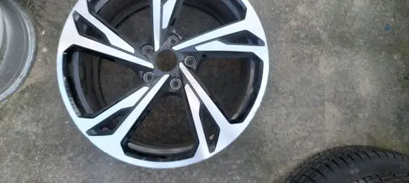 Audi e-tron R20 alloy rim 4J3601025AP
