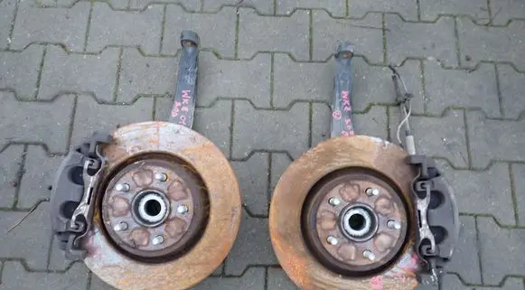 Jeep Grand Cherokee Front wheel hub 