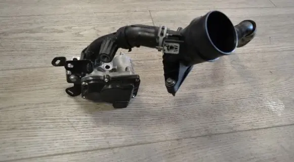 Mercedes-Benz A W176 EGR valve 147100361R