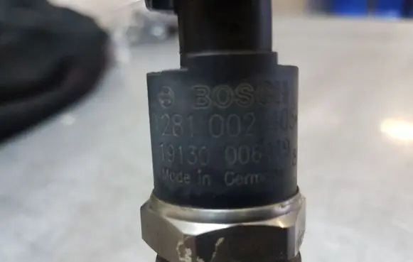 Fuel pressure sensor