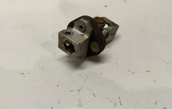 Mercedes-Benz A W168 Steering column universal joint 1160720 WET28A00