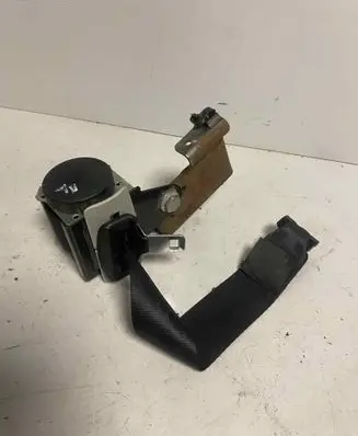 Rear seatbelt