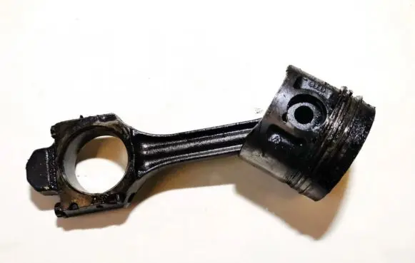 Volkswagen Golf III Piston with connecting rod