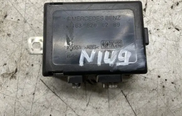 Mercedes-Benz ML W163 Aerial antenna amplifier 1638200289