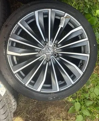 Volkswagen ID.7 R20 winter tire 14B071490A