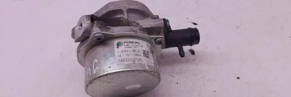Nissan Juke I F15 Vacuum pump 146505272R
