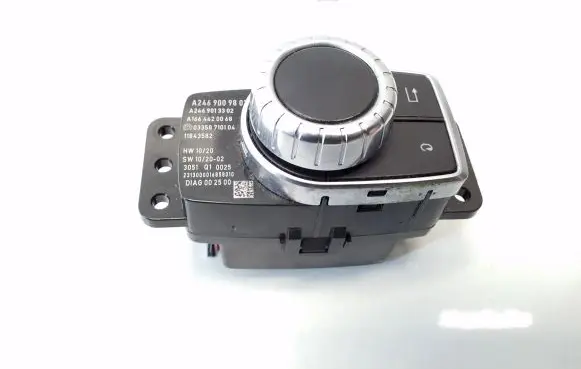 Head unit multimedia control