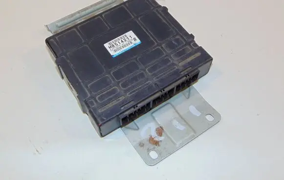 Mitsubishi Space Star Engine control unit/module MR514211 E2T72675