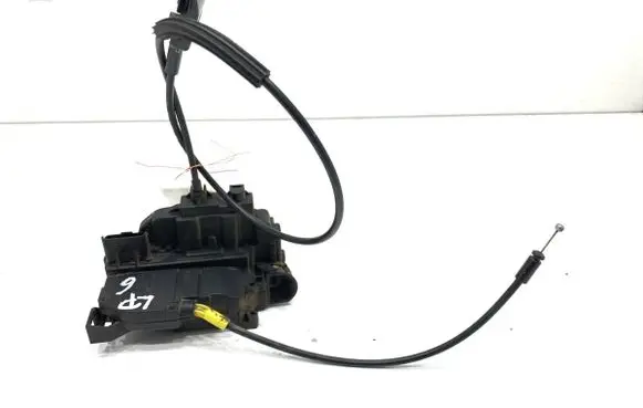 Renault Kangoo II Front door lock 8200497579