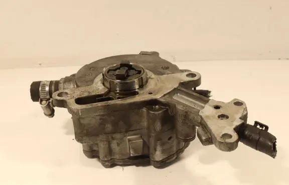Audi A4 S4 B6 8E 8H Vacuum pump 038145209C