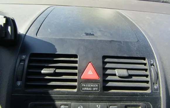 Volkswagen Cross Touran I Dash center air vent grill 