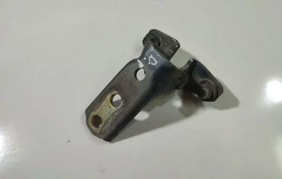 Mitsubishi Grandis Rear door lower hinge 