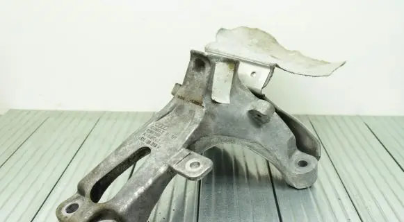 Audi A5 Sportback 8TA Engine mounting bracket 4G0199308K