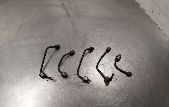 Suzuki SX4 Fuel injector supply line/pipe 