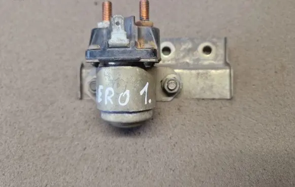 Mitsubishi Pajero Sport I Glow plug pre-heat relay MD337888