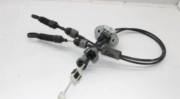 Hyundai ix35 Gear shift cable linkage 437942Y400