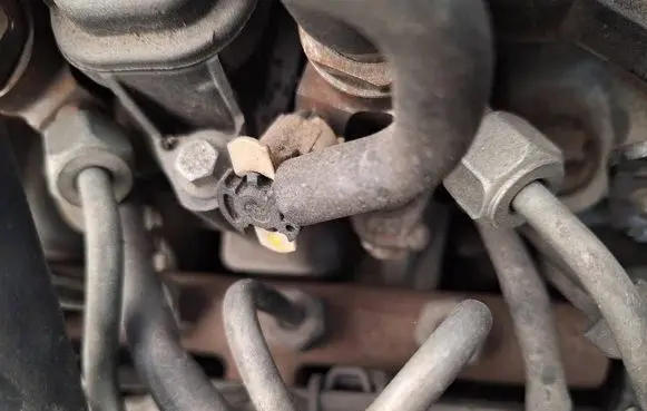 Renault Megane III Fuel main line pipe h8201225030