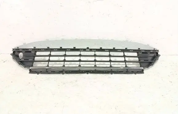 Volkswagen Golf VII Front bumper lower grill 5G0853677L