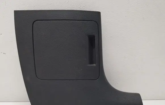 Foot area side trim