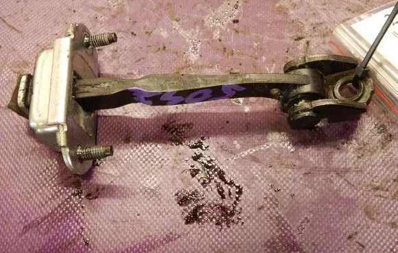 Ford Fiesta Front door check strap stopper