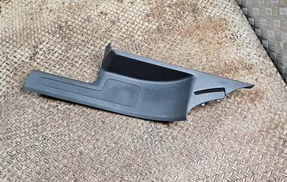 Volkswagen Tiguan Allspace Rear sill trim cover 5NL863735A