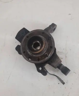 Opel Astra H Front wheel hub 13156048
