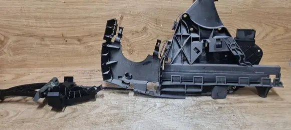 Volvo V50 Front door lock 30799303