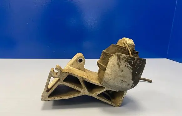 Volvo XC90 Engine mount bracket 30666175