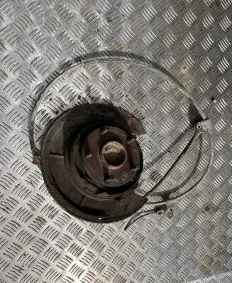 Toyota Corolla Verso E121 Rear wheel hub