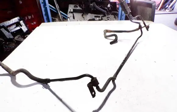 Nissan Pathfinder R51 Gearbox oil cooler pipe/hose 