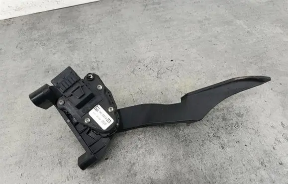 Opel Zafira B Accelerator throttle pedal 9202341BT