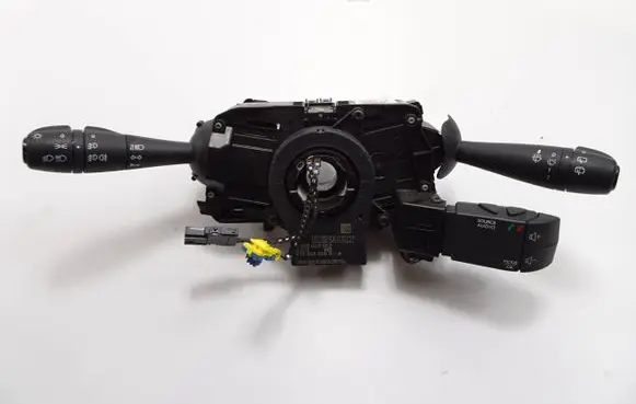 Dacia Sandero II Wiper control stalk 681726046R E10670243