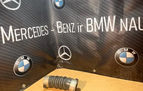 BMW 7 G11 G12 Intercooler hose/pipe 8571024