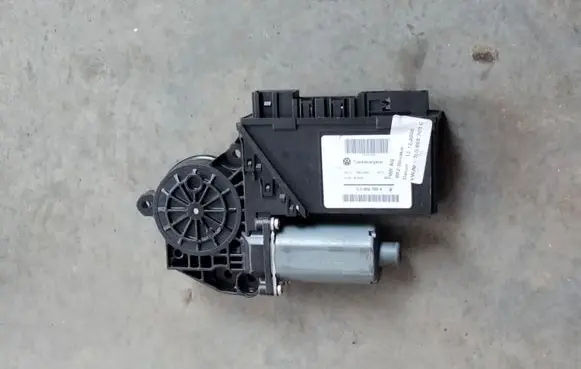 Porsche Cayenne (9PA) Other engine bay part 7L0959703