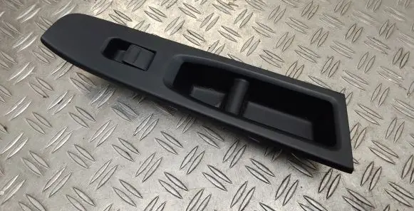 Toyota Yaris Electric window control switch 742310D700