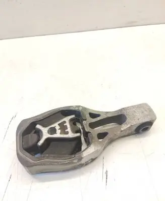 Citroen DS7 Crossback Engine mount bracket 9811786680