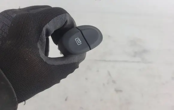 Renault Scenic I Windscreen/window heater switch 841243B 98118