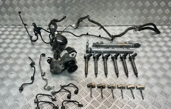 Mercedes-Benz E W211 Fuel injection system set A6420700201 A6420700695 A6420700495