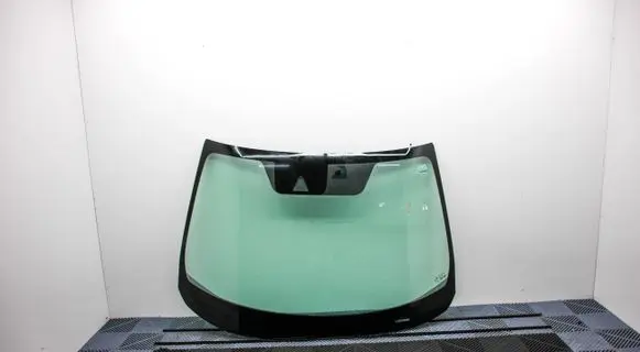 Honda Civic X Front windscreen/windshield window 43R0115125