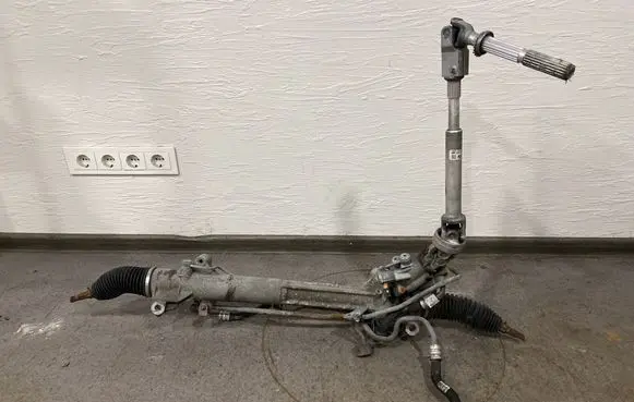 BMW 5 F10 F11 Steering rack 6777770