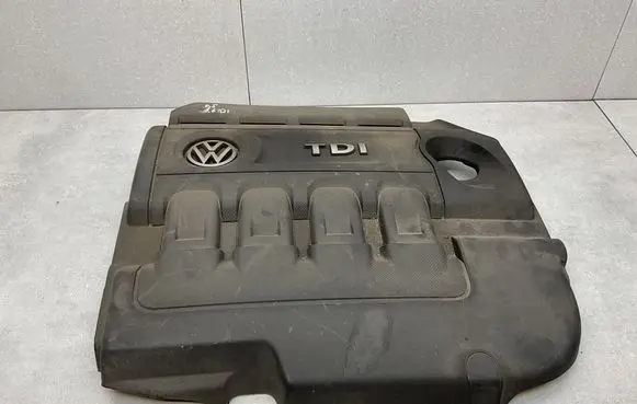 Volkswagen PASSAT B8 Engine cover (trim) 04L103925Q