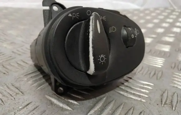 Ford Focus Light switch 98AG13A024CH