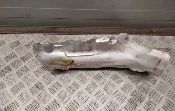 BMW 5 F10 F11 Heat shield in engine bay 7576999
