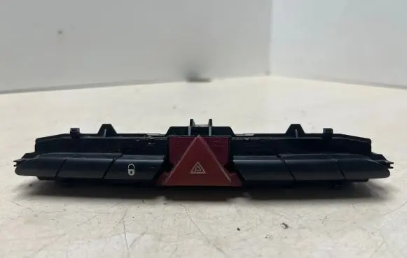 Peugeot 308 Hazard light switch 9659417177 03069000